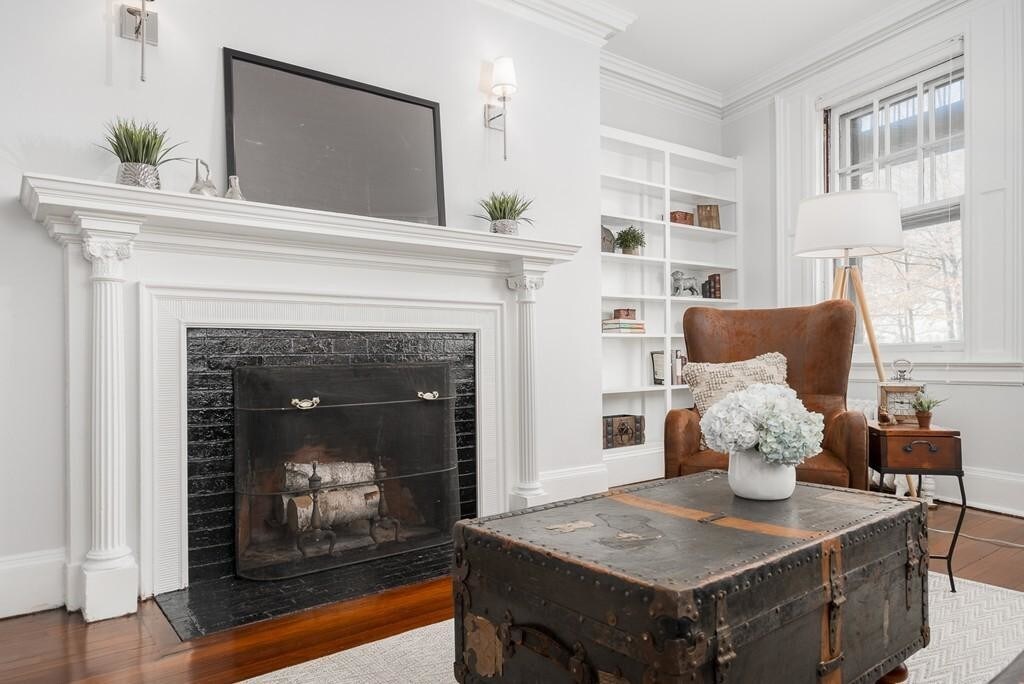 Building Photo - 112 Pinckney St