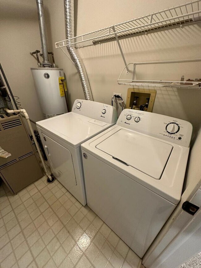 Building Photo - 1133 Cambria Ln N