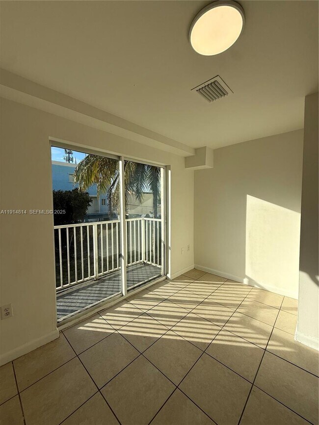 Building Photo - 821 SW 2nd St