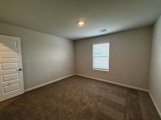Building Photo - Spectacular brand NEW 4 Bedroom 2 Bathroom...