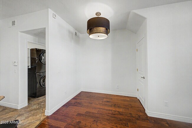 Building Photo - 123 N Washington St