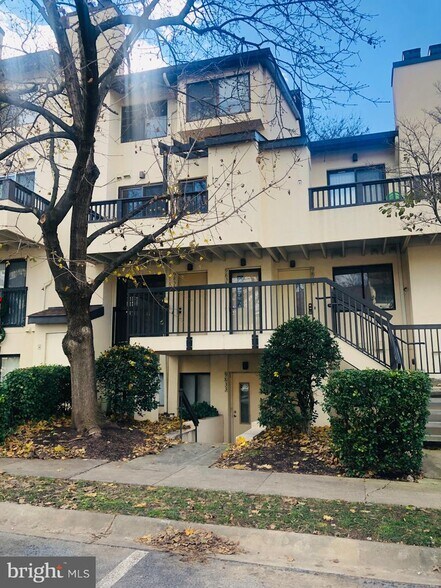 Building Photo - 9837 Hellingly Pl