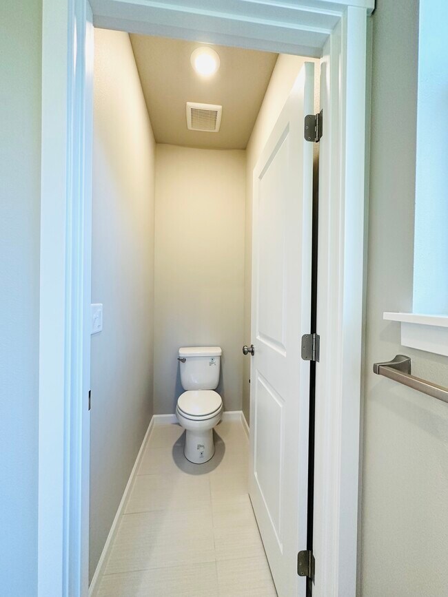 Building Photo - 3719 85th Ave NE