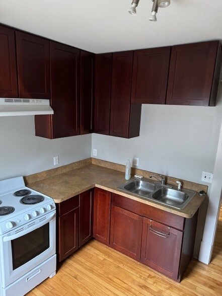 Building Photo - 1223 Selby Ave