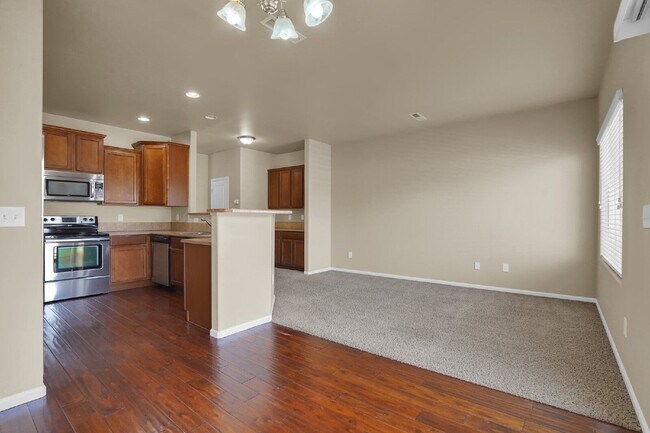 Building Photo - 5647 Celtic Cross Grove