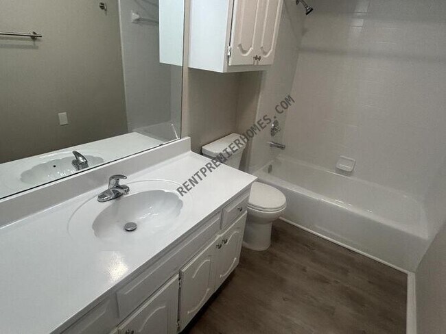 Building Photo - 2003 N 29th St