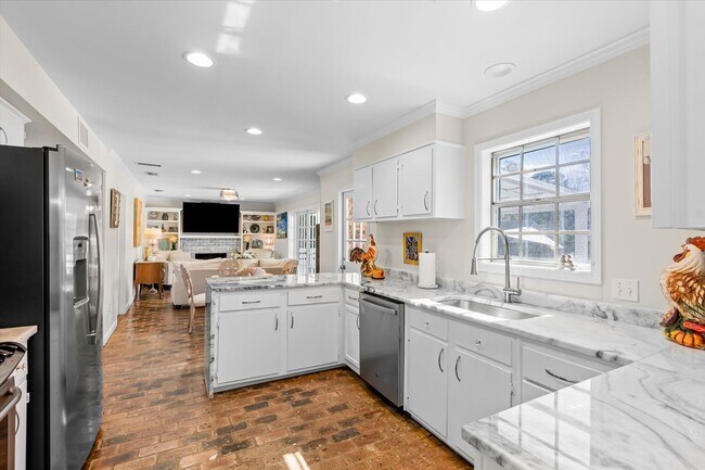 Building Photo - Spacious 4-Bedroom Home with Pool, Two Pri...