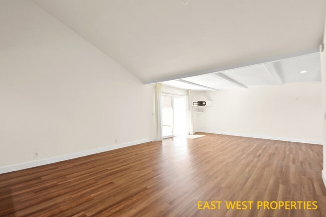 Building Photo - 5012 Greencap Ave