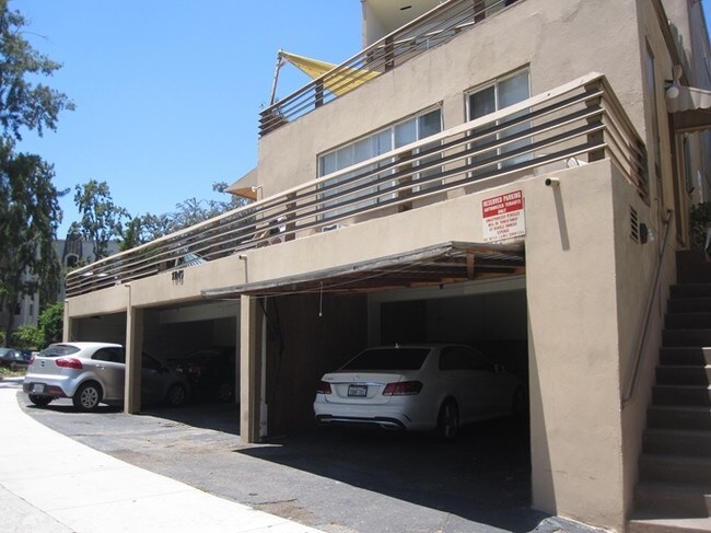 Building Photo - 11045 Strathmore Dr
