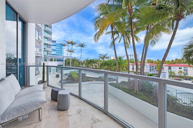 Building Photo - 3029 NE 188th St