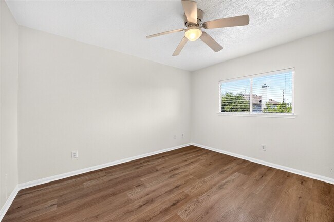 Building Photo - 19246 Hopeview Ct