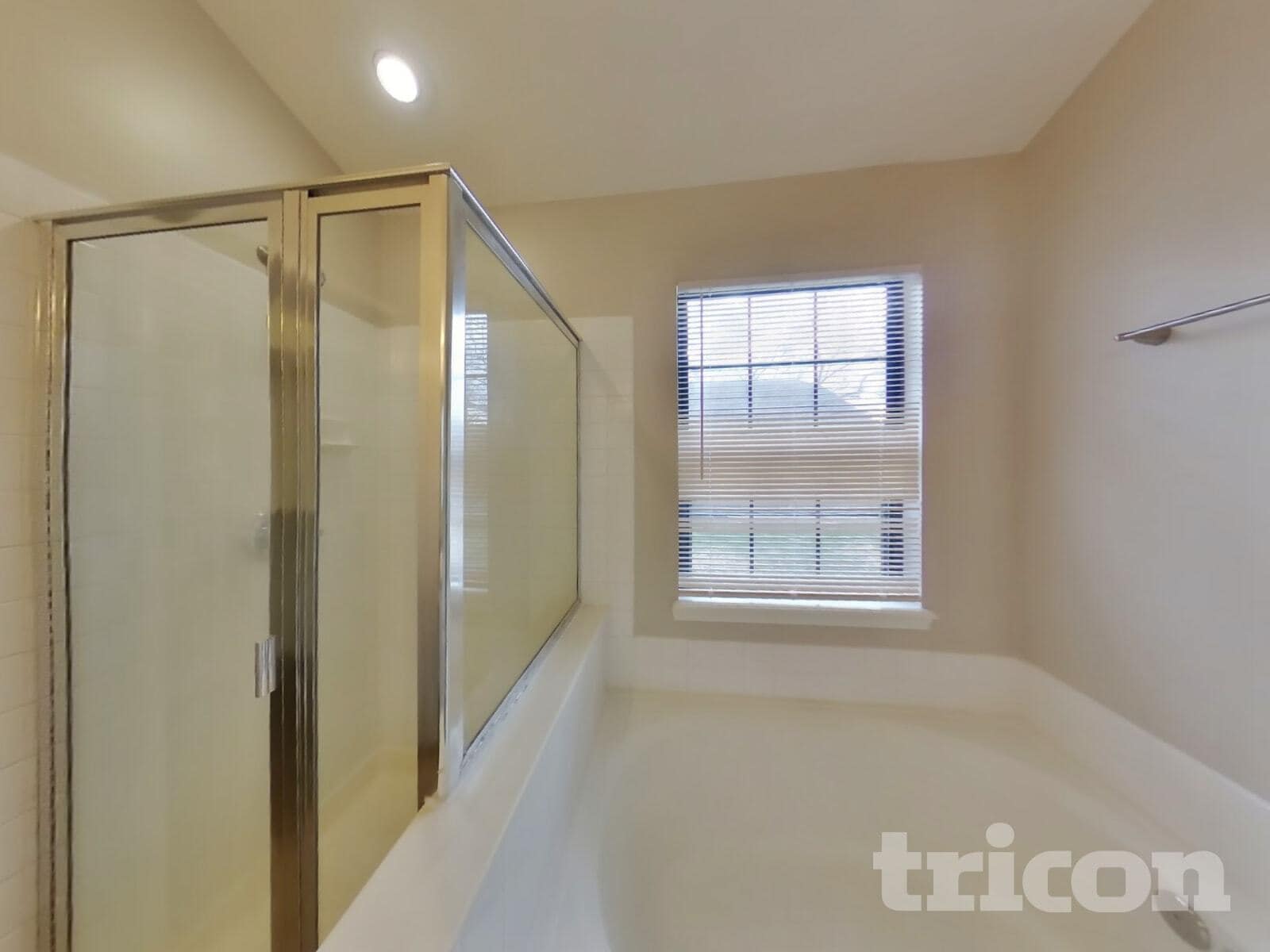 Building Photo - 6621 Pamona Cir