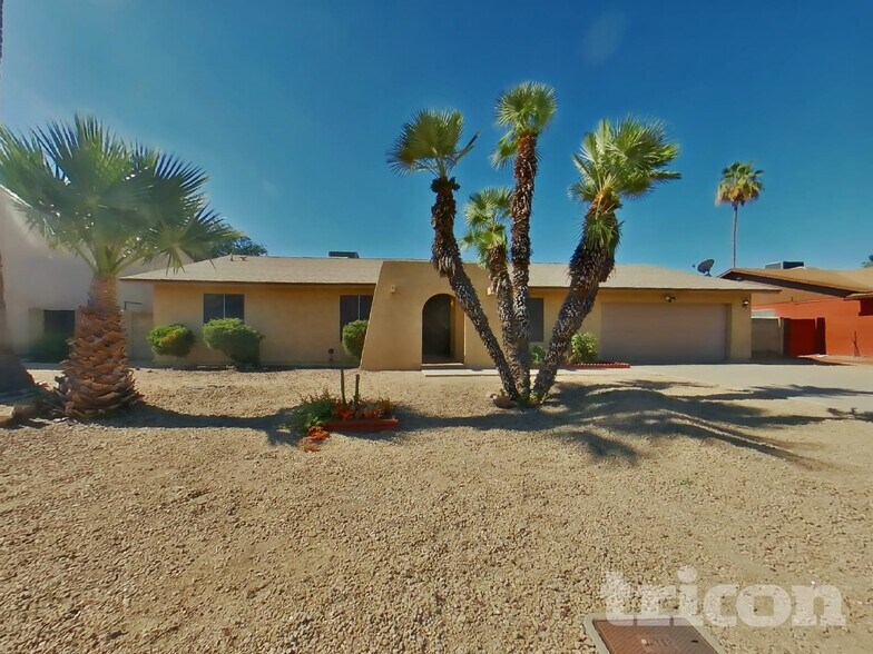 Building Photo - 4323 W Poinsettia Dr