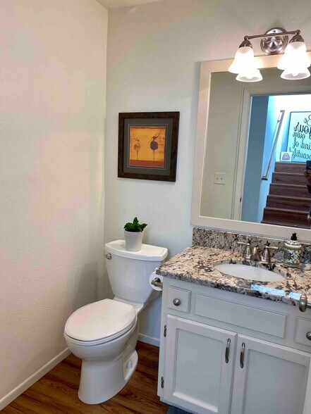 Building Photo - 4135 NW Walnut Pl