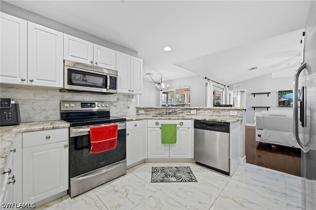 Building Photo - 421 Broadmoor St