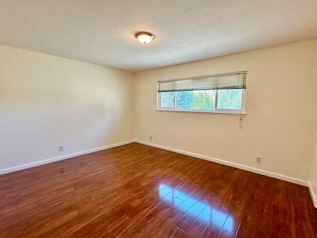 Building Photo - $2,800 / 2 BR - GORGEOUS TOWNHOUSE IN IRVINGTON-CENTRAL FREMONT