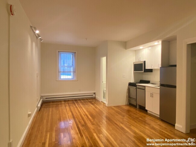 Building Photo - 519 Beacon St