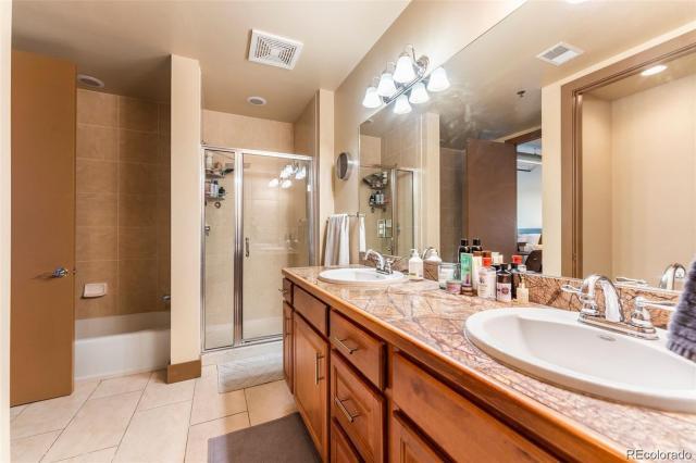 Building Photo - 1 bedroom in Denver CO 80205