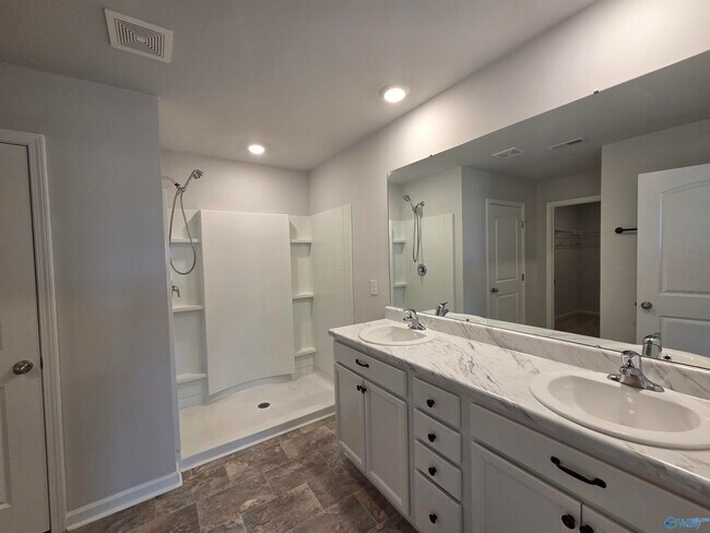 Building Photo - 147 Tobin Ln