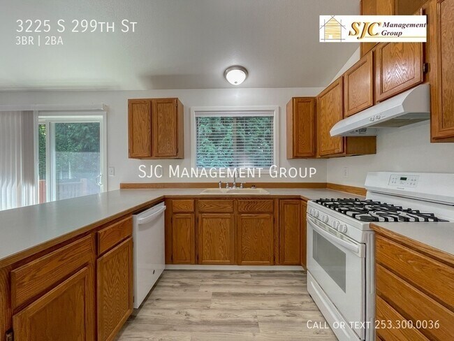 Building Photo - 3225 S 299th St