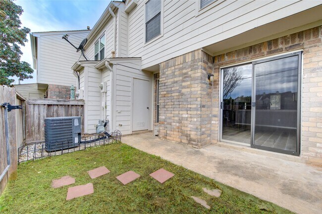 Building Photo - 2810 Grants Lake Blvd