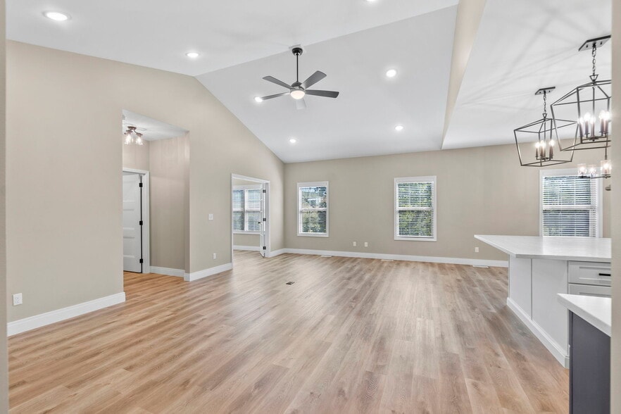 Building Photo - 81 E Autumn Leaf Dr