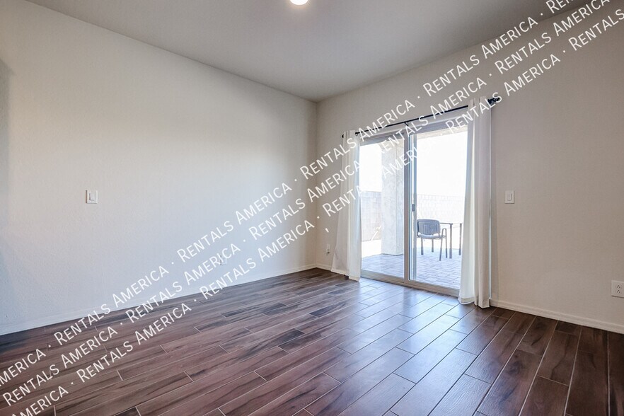 Building Photo - 25970 W Cat Balue Dr