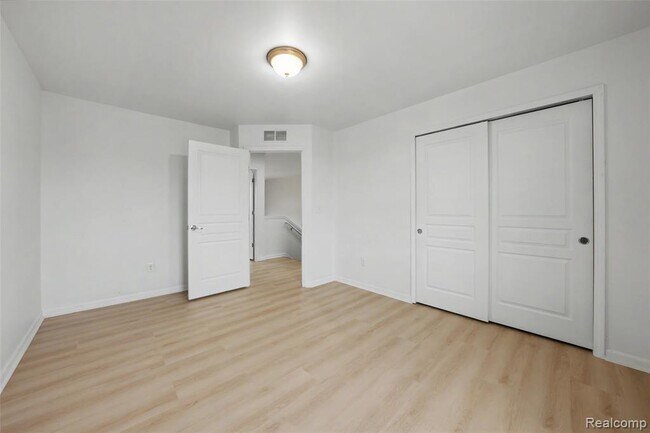 Building Photo - 49184 Gracechurch Rd