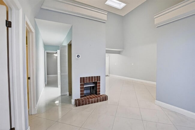 Building Photo - 9430 SW 49th St