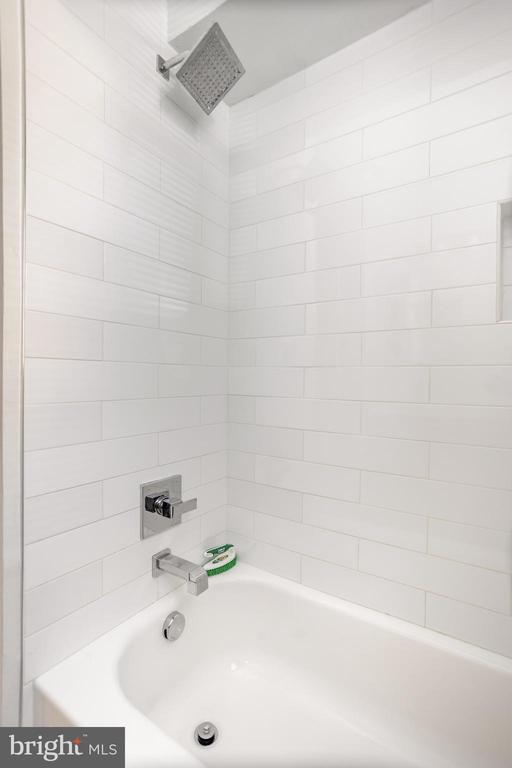 Building Photo - 1659 Holbrook St NE