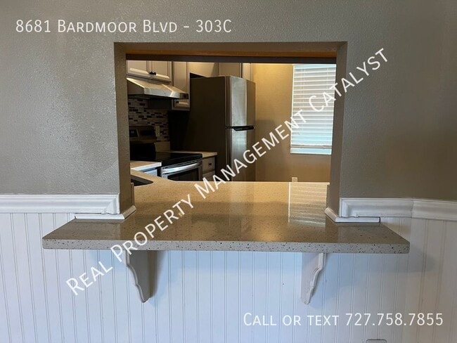Building Photo - 8681 Bardmoor Blvd