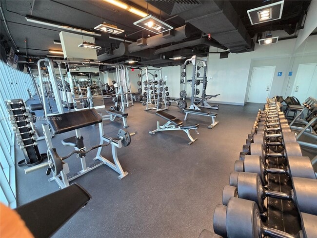 Building Photo - 601 NE 36th St