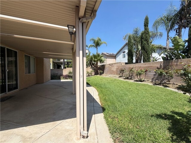 Building Photo - 5569 Hunt Club Dr