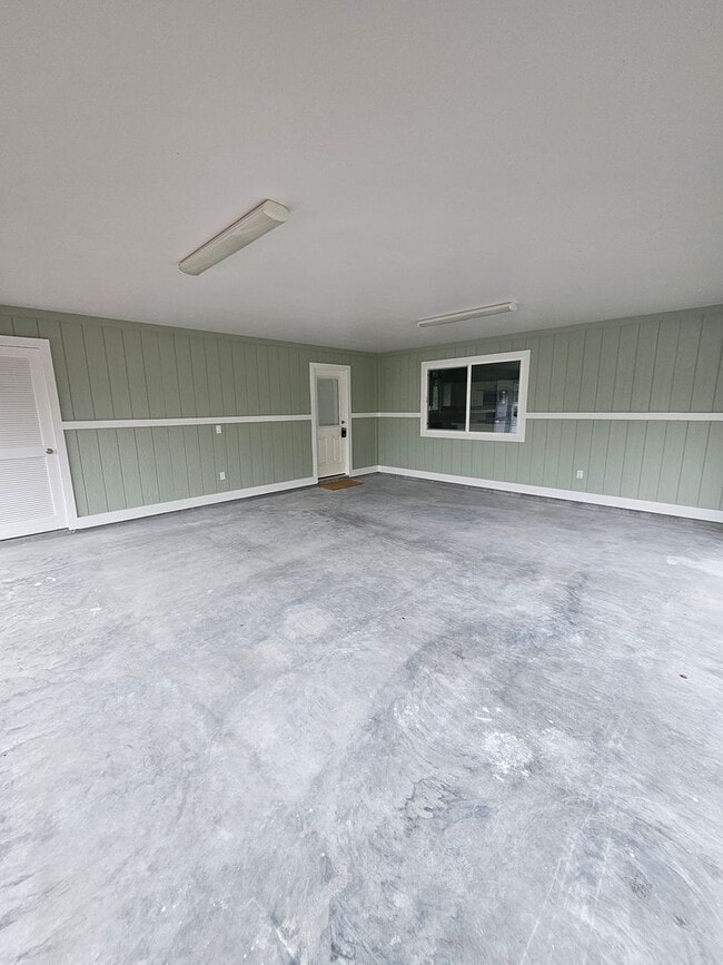 Building Photo - Beautifully NEW 3 BD Home in Volcano!!