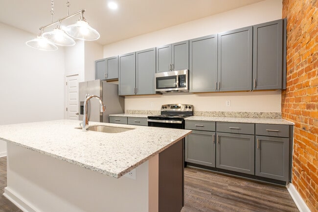 Building Photo - 2200 Auburn