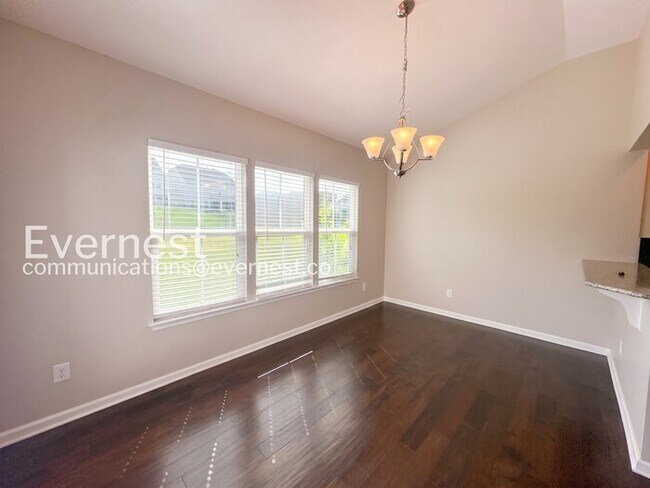 Building Photo - Limited Time Special Offer / 4 Bed, 2.5 Bath Home with Garage / Pet-Friendly / Vouchers Accepted ...