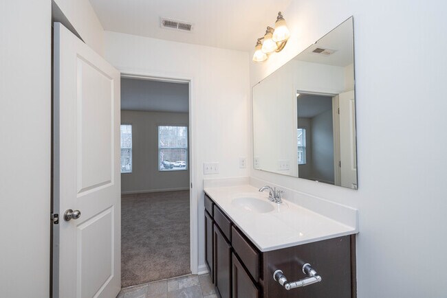 Building Photo - GREAT 2 Bedroom Townhome Regent Park - AUGUST MOVE IN SPECIAL