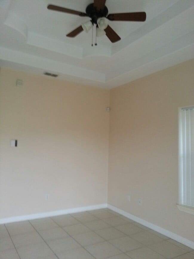 Building Photo - 3104 Scotland Dr