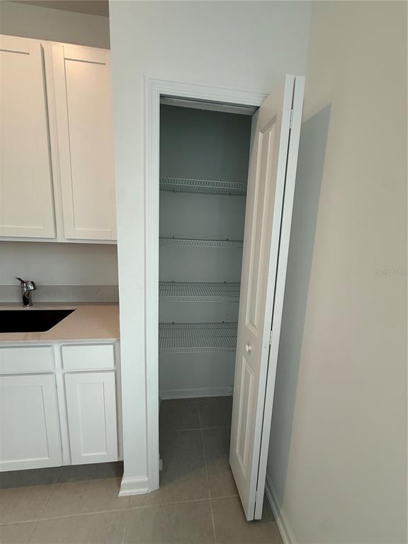 Building Photo - 3066 Chantilly Dr