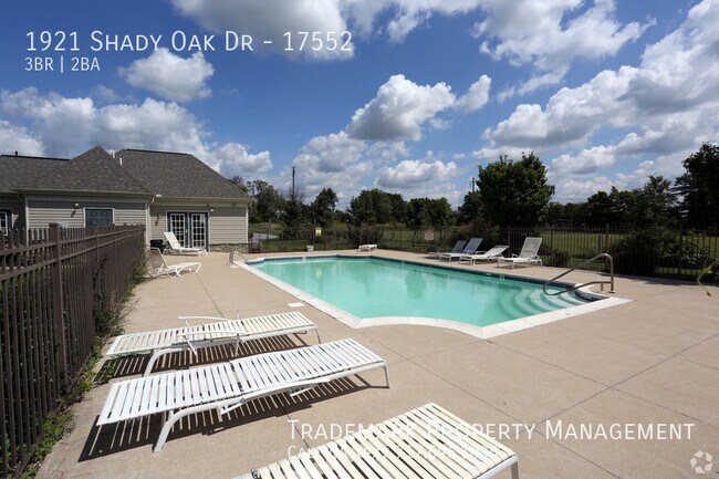 Building Photo - Spacious Row Townhome