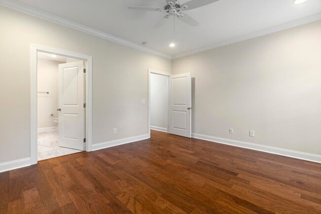 Building Photo - 1642 Academy Dr