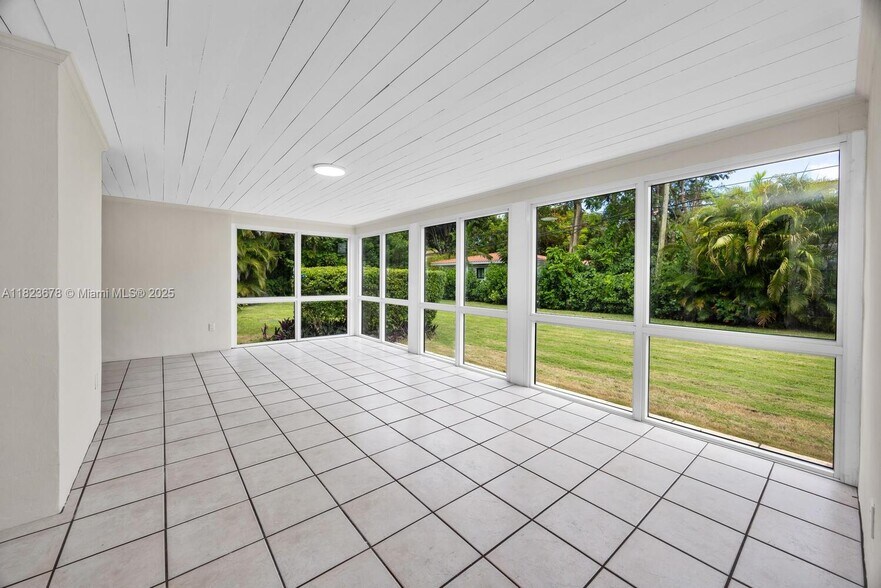 Building Photo - 1340 Sopera Ave