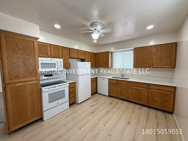 Building Photo - 2342 S 600 E