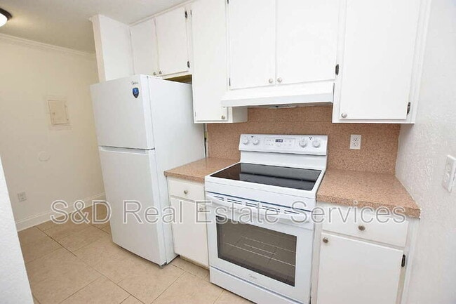 Building Photo - 141 Fernery Rd