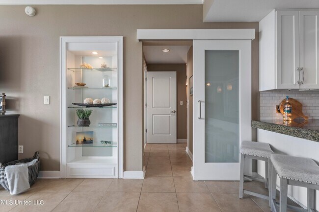 Building Photo - 2060 Beach Blvd