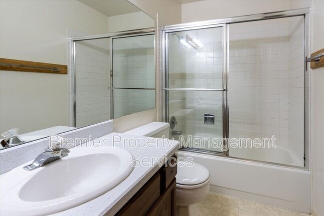 Building Photo - 1220 Galway Dr