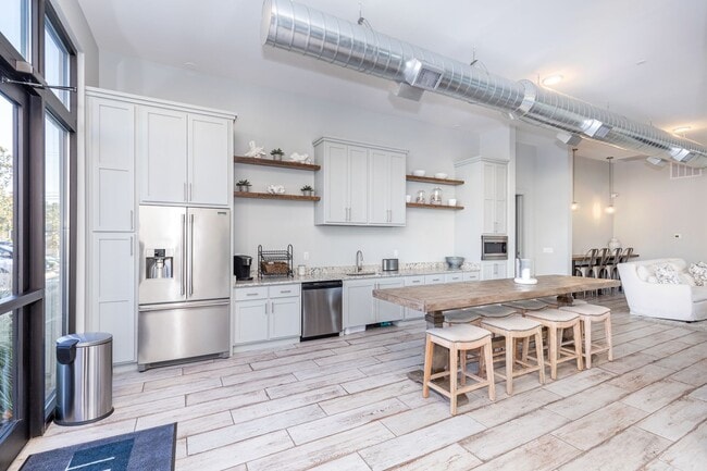 Building Photo - 2501 Bienville Blvd
