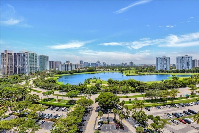 Building Photo - 3701 N Country Club Dr