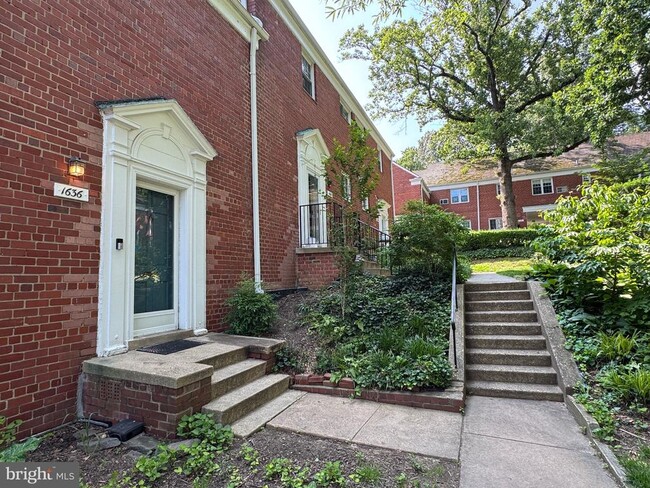 Primary Photo - 1636 Preston Rd