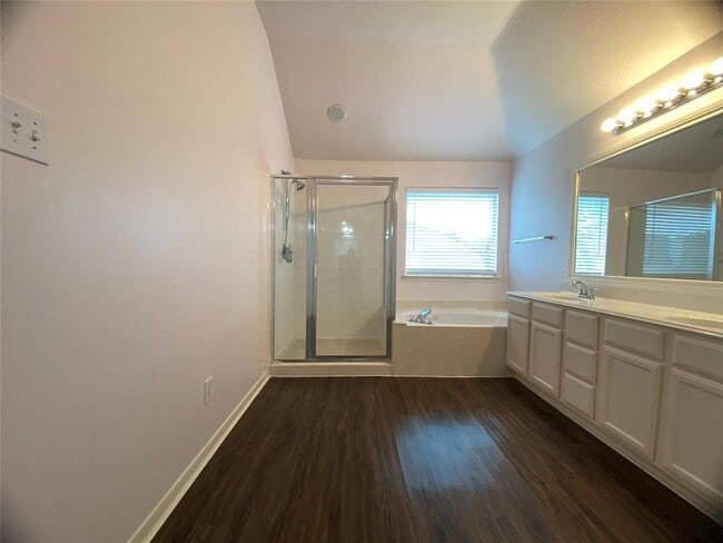 Building Photo - 15706 Springfield Dr
